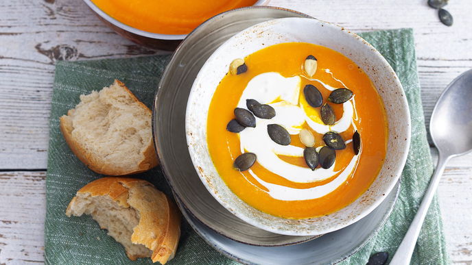 Kürbis-Pastinaken-Cremesuppe: Unser herbstliches Rezept trifft garantiert Ihren Geschmack