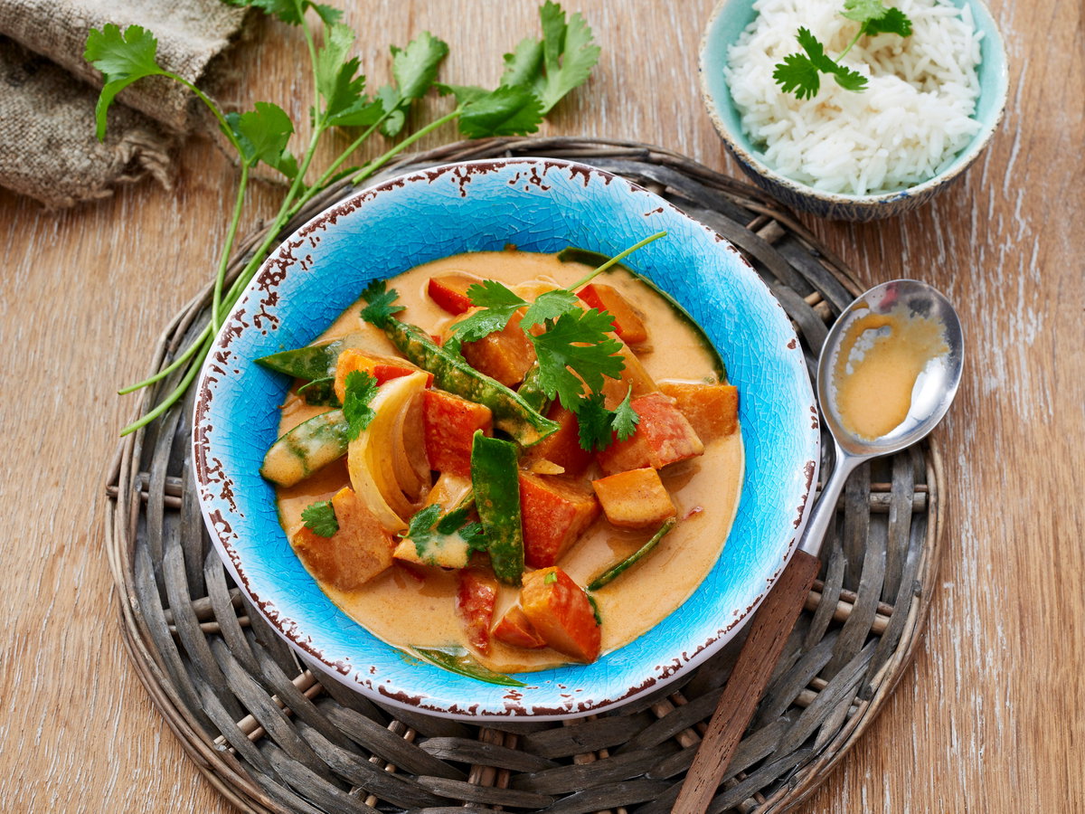 Kürbiscurry mit Zuckerschoten