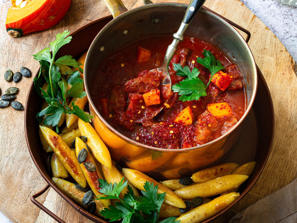 Kürbis-Gulasch mit Schupfnudeln