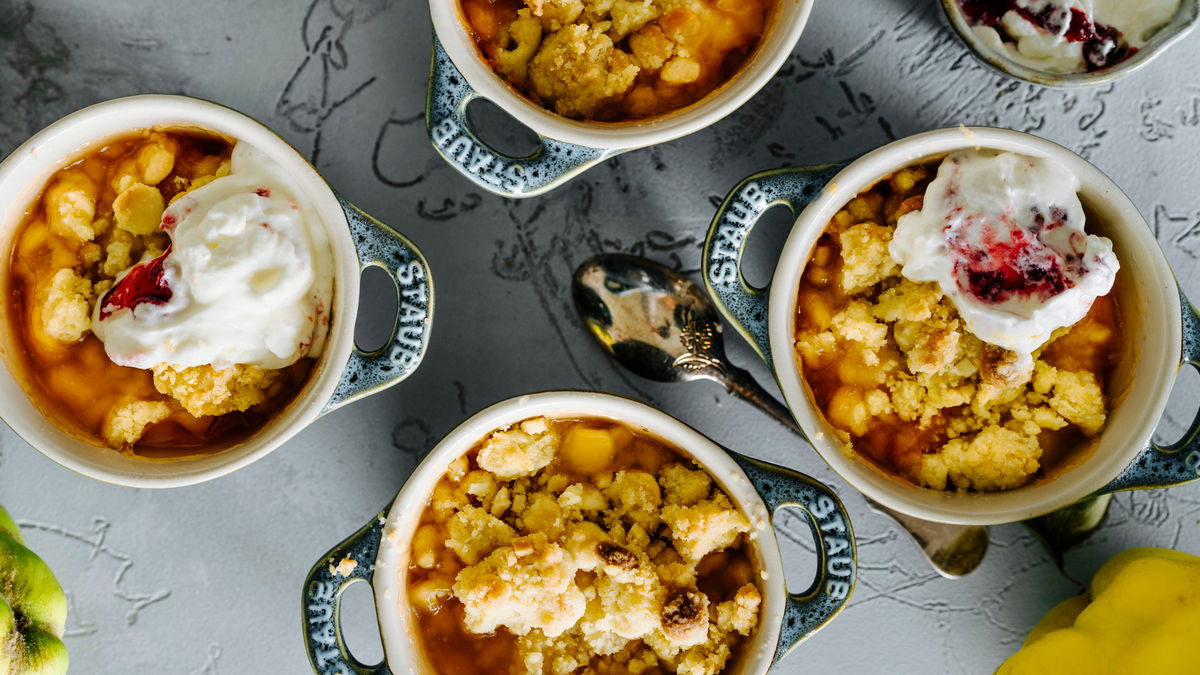 Von Apfel bis Kürbis – Unsere Crumble-Rezepte überzeugen alle Herbstfans, die Streusel lieben