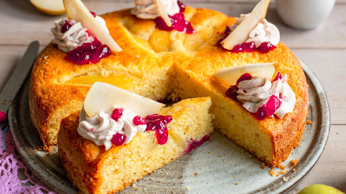 Zum Vernaschen: Das verführerische Rezept für den Birnen-Preiselbeerkuchen ist unglaublich saftig