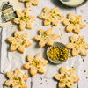 Das weihnachtliche Rezept für unsere Butter-Tonkabohnen-Plätzchen kommt ganz ohne Zucker aus!