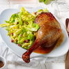 Schmorgericht fürs Fest: Unser Rezept für Gänsekeulen mit Rahm-Wirsing an den Weihnachtstagen