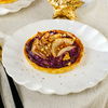 Festtags-Häppchen: Unser einfaches Rezept für die weihnachtliche Mini-Rotkohl-Quiche mit Birne