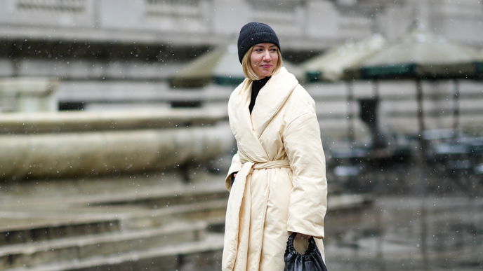 Was ziehe ich auf dem Weihnachtsmarkt an? Outfit-Ideen & Modetipps für einen stilsicheren Auftritt