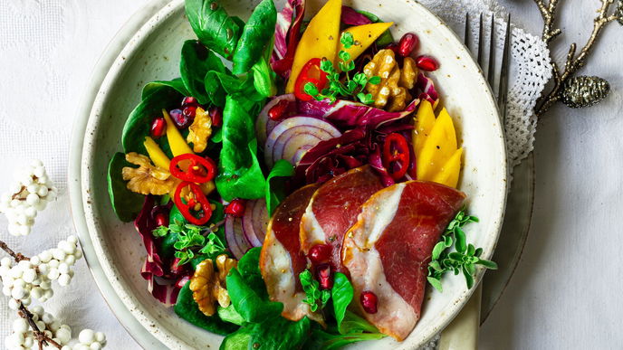 Highlight der Saison: Wintersalat mit Gänsebrust & Mango – das perfekte Rezept für die Kälte