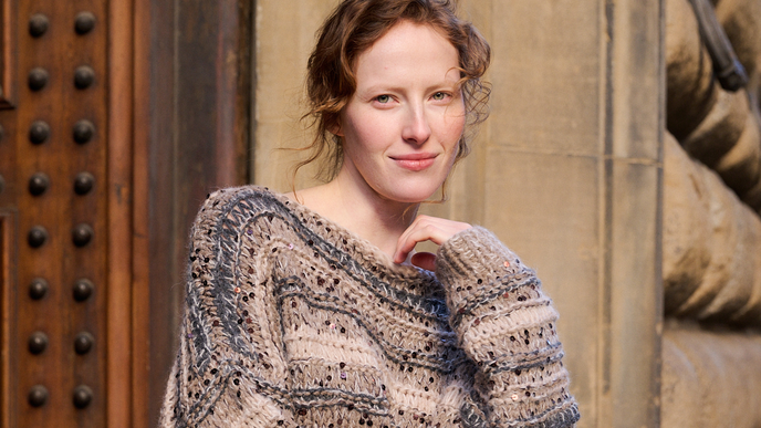 Strickpullover mit Pailletten von Lana Grossa nachstricken - ein echter Hingucker für 2026!