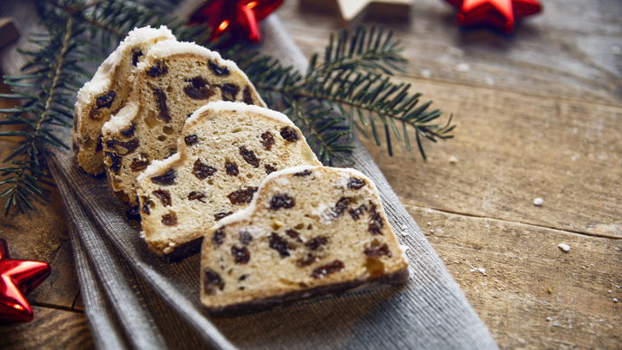 Stollen richtig lagern: Mit diesen 3 Tipps bleibt das Gebäck lange frisch und saftig