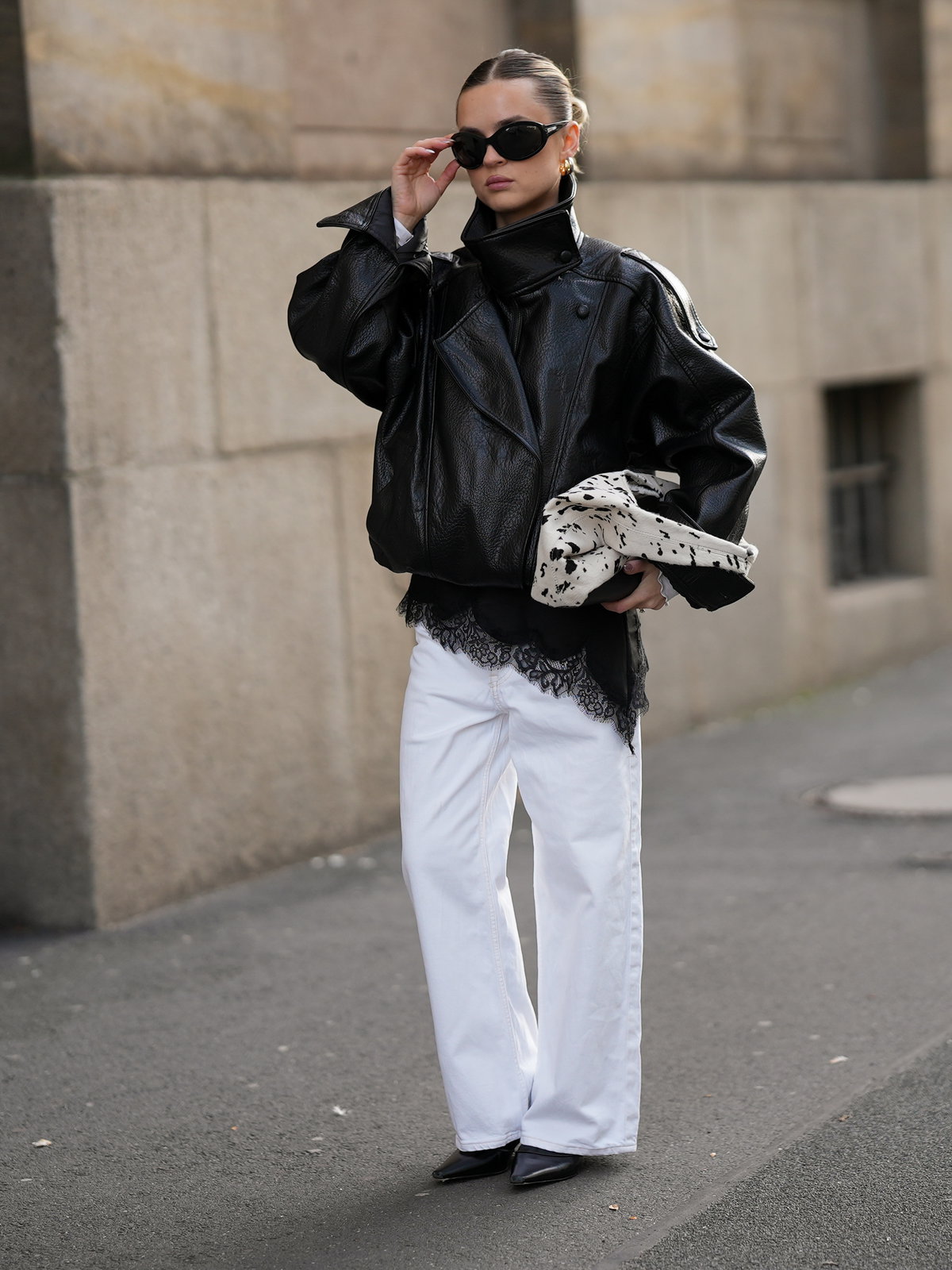 Streetstyle mit Spitzenoberteil