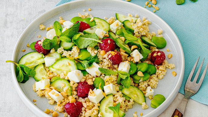 Leichter Genuss pur: Mediterranes Rezept für Bohnen-Couscous mit Feta – unter 500 Kalorien!