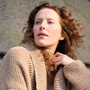 Kuscheltrend zum Nachstricken: Diese Strickjacke mit Schalkragen von Lana Grossa ist ein Traum