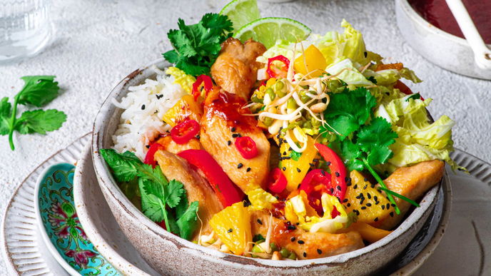 Hähnchen süß-sauer: Das schnelle Rezept mit Chinakohl & Ananas schmeckt wie beim Chinesen