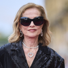 Mut zur Veränderung: Schauspielerin Isabelle Huppert überrascht auf dem roten Teppich mit spontaner Bob-Frisur