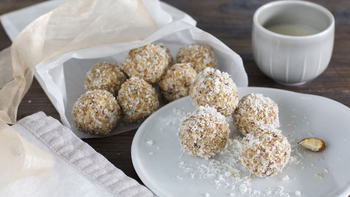 Kokos-Energy-Balls mit Kollagen: Das schnelle Rezept für die Portion Power zwischendurch
