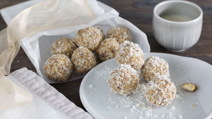 Kokos-Energy-Balls mit Kollagen: Das schnelle Rezept für die Portion Power zwischendurch
