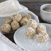 Kokos-Energy-Balls mit Kollagen: Das schnelle Rezept für die Portion Power zwischendurch