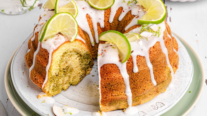 Kuchen-Klassiker neu interpretiert: Unser Rezept für den Matcha-Limetten-Marmorkuchen