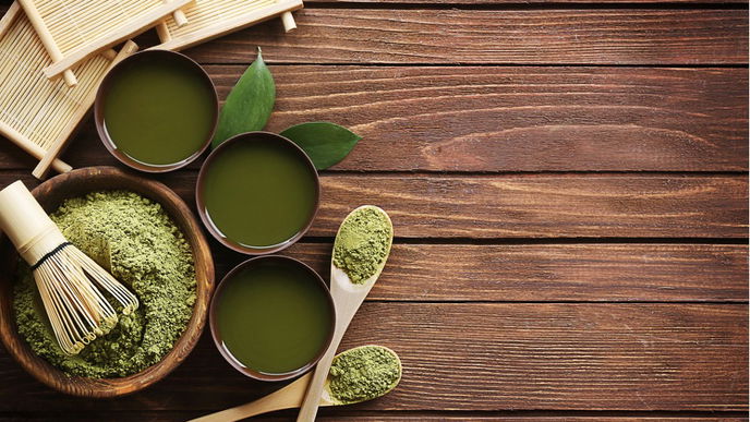 Matcha statt Kaffee: Entdecken Sie den grünen Energiekick für innere Balance und strahlende Haut