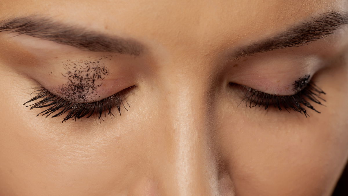 Achtung, Panda-Augen: Mit diesem 1-Euro-Trick aus der Drogerie verschmiert Ihre Mascara nie wieder