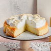 Frühlingsgruß aus dem Ofen: Unser Rezepte für den saftigen Eierlikör-Käsekuchen mit Baiserhaube