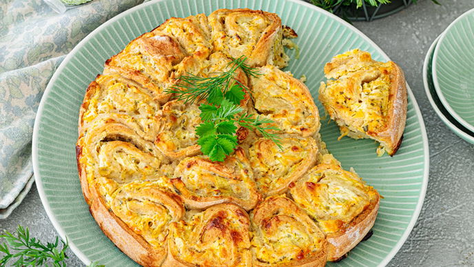 Ostern wird herzhaft! Unser aromatisches Rezept für das Gemüsezupfbrot zum Teilen