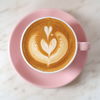 Kaffeesatz im Abfluss entsorgen? Warum das vermeintliche Hausmittel Ihre Rohre ruiniert