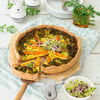 Bunter Frühlingsgruß zu Ostern: Knusprige Möhren-Brokkoli-Quiche mit feiner Kräuternote