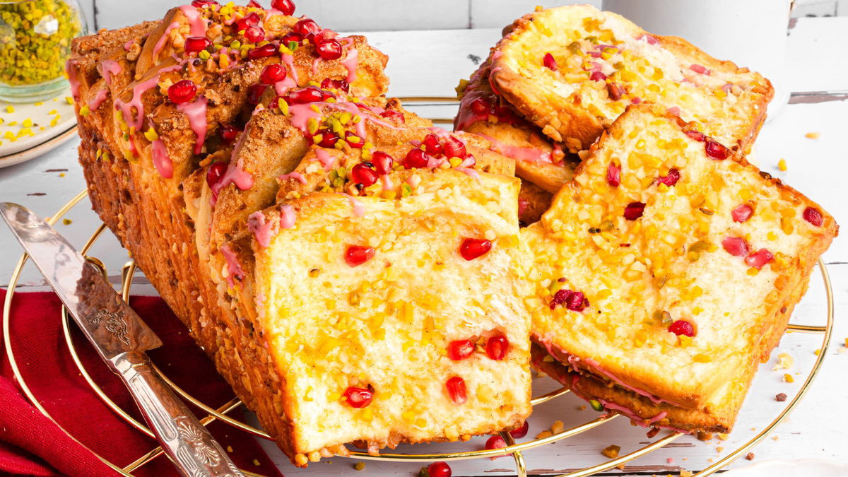 Saftig, nussig, fruchtig: Unser Rezept für den Nuss-Zupfkuchen mit Orange & Granatapfel