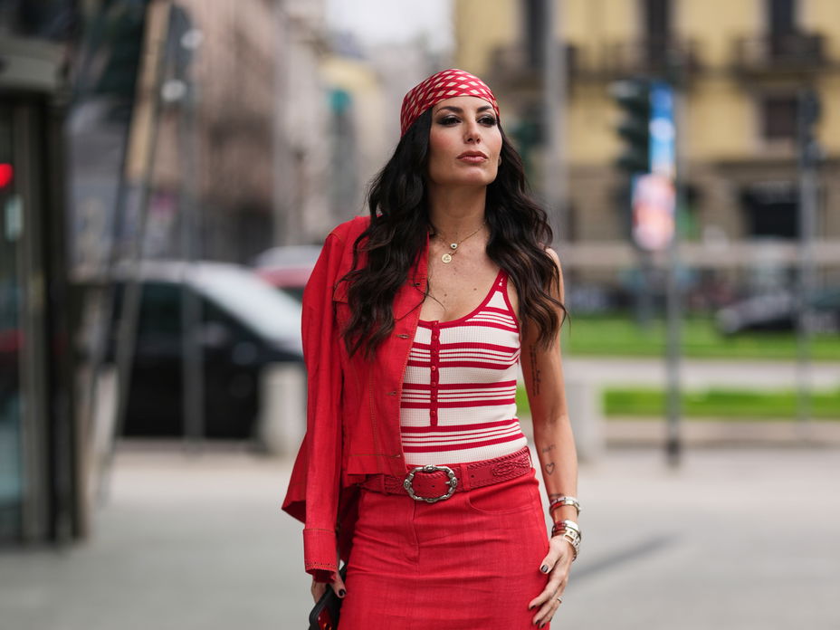 Rotes Denim Streetstyle