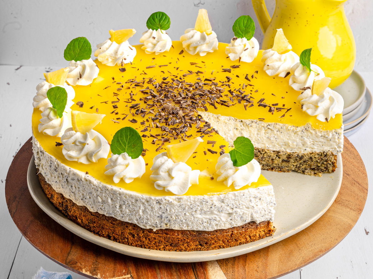 Schmand-Mohntorte mit Zitronenspiegel