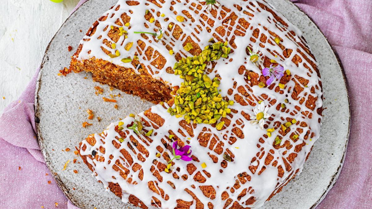 Ostern kann kommen: Saftiges Rezept für den veganen Carrot Cake mit Geheimzutat Apfelmus