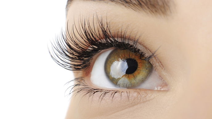 Prostaglandine vs. Peptide: Welche Wimpernseren wirklich wirken und welche Ihre Augenfarbe verändern könnten
