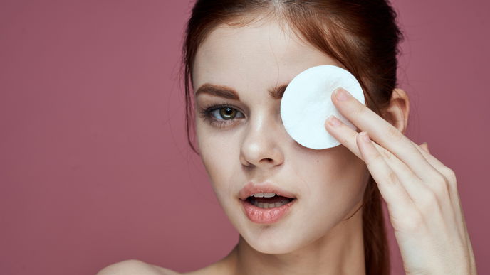 Stopp! Warum herkömmliche Wattepads Ihre Wimpern ruinieren – und was Sie stattdessen nutzen sollten