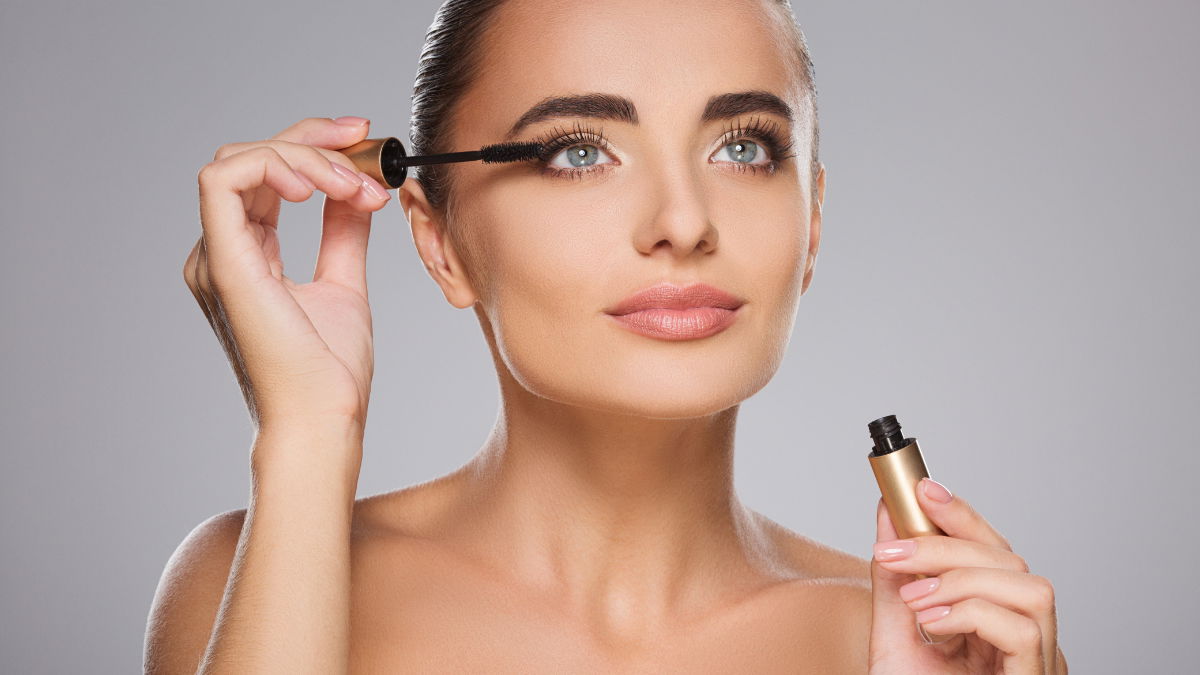Dünne Wimpern? Dank dieser 2-Minuten-Routine wirken sie doppelt so dicht – ganz ohne Fake-Lashes