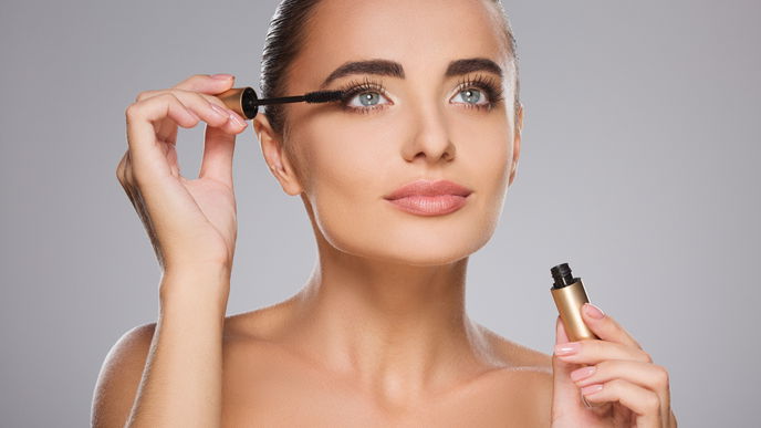 Dünne Wimpern? Dank dieser 2-Minuten-Routine wirken sie doppelt so dicht – ganz ohne Fake-Lashes