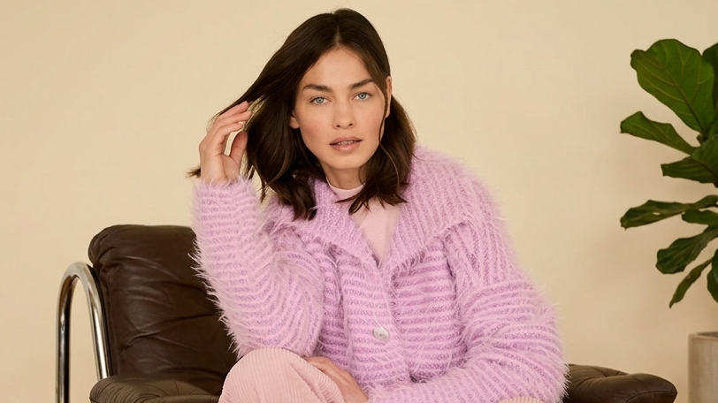 So leicht wie der Frühling: Anleitung für kuschelige Lana Grossa Strickjacke - gratis