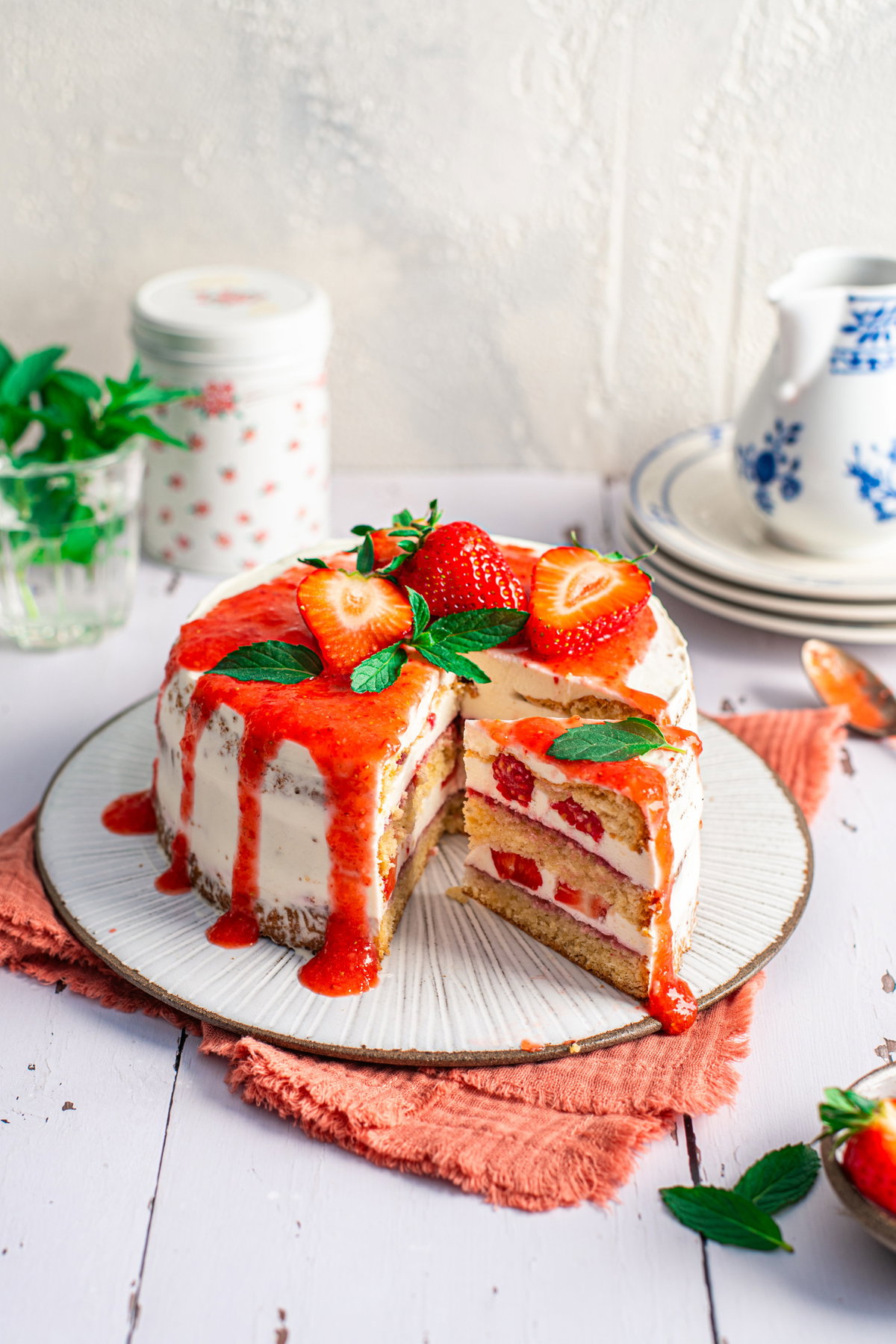 Naked Erdbeer-Sky-Kuchen