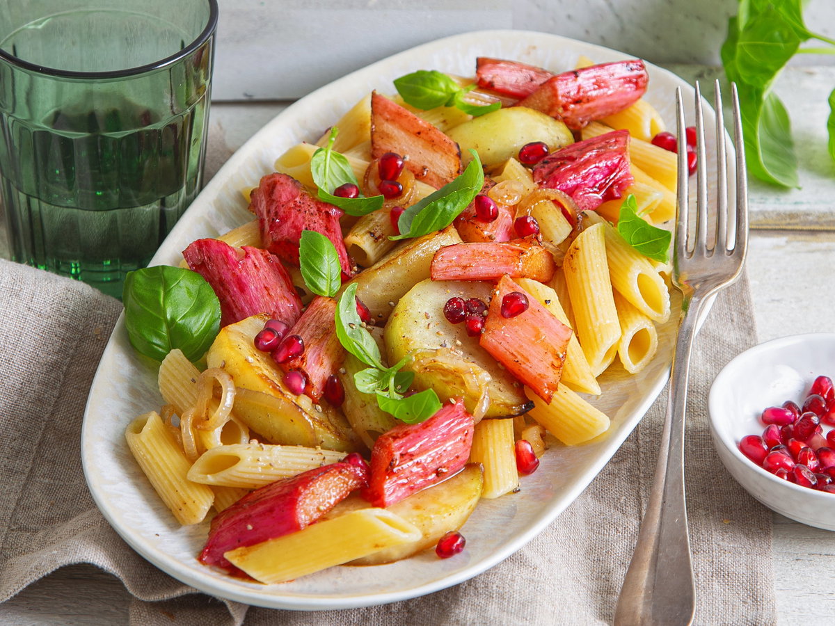 Pasta mit Rhabarber