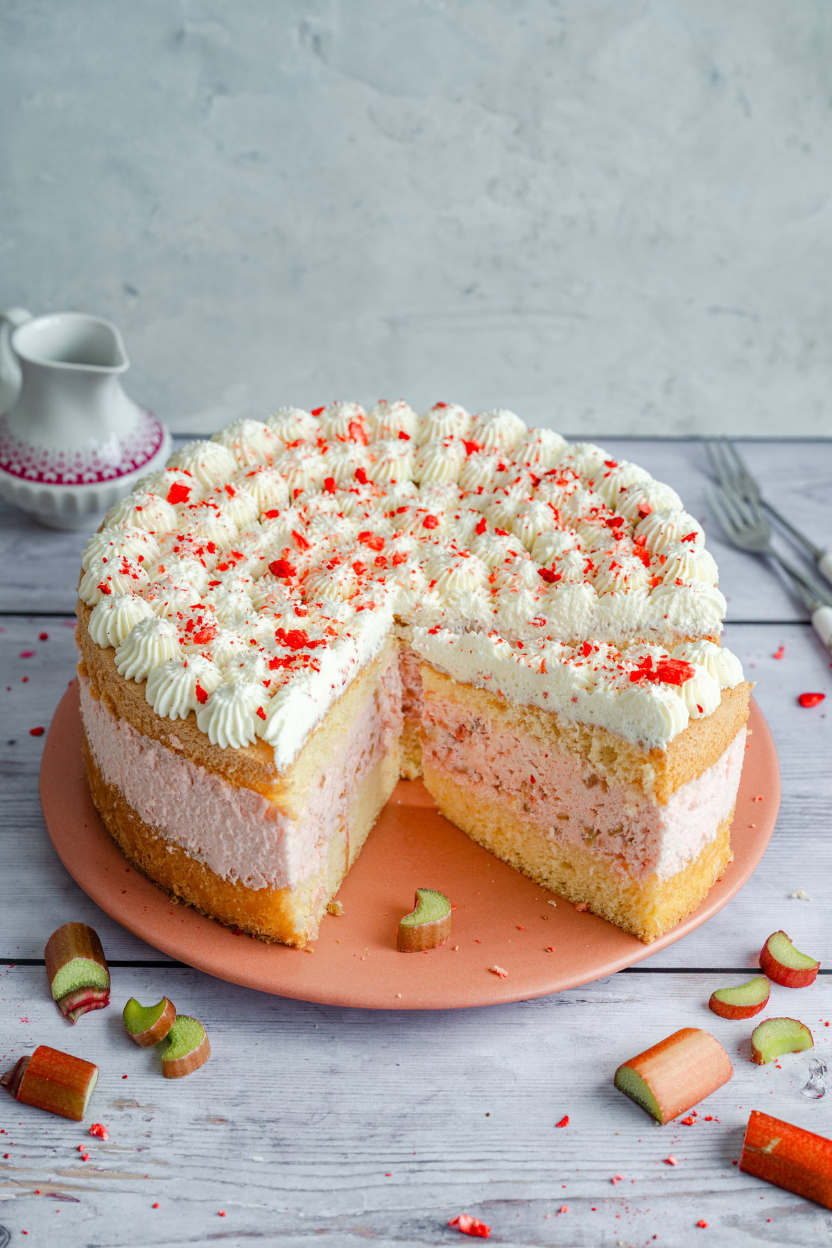 Rhabarber-Biskuit-Torte