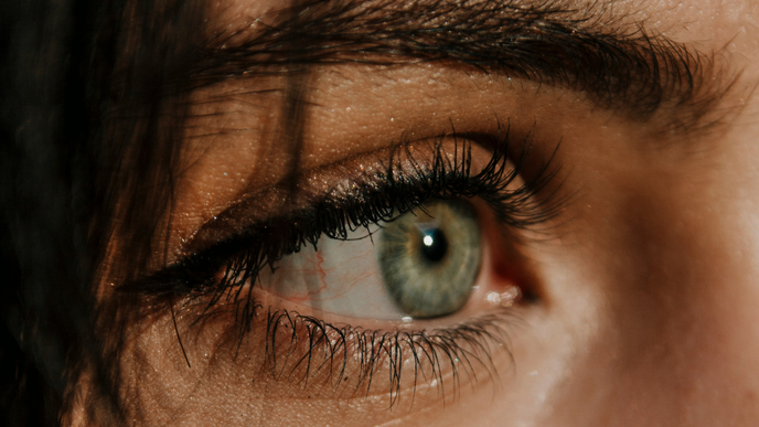 Schlupflider? Diese günstige Drogerie-Mascara macht den Unterschied