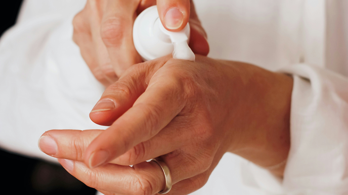Beste Creme gegen Schlupflider? Empfehlungen und Tipps einer Beauty-Expertin