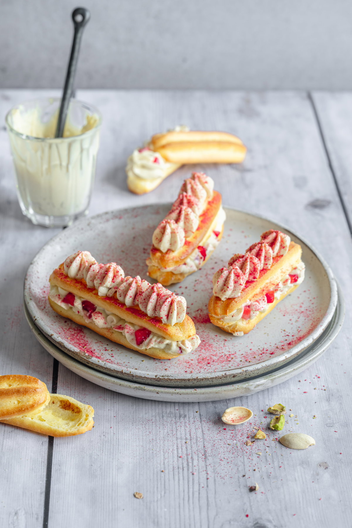Eclairs mit Erdbeercreme
