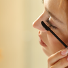 Geheimtipp einer Beauty-Redakteurin: Hyaluron-Mascara sorgt in nur einem Schritt für volle, gepflegte & schöne Wimpern