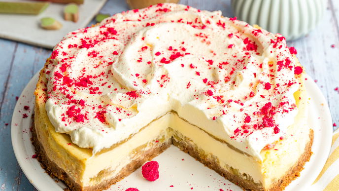 Nostalgie pur: Dieses einfache Rezept für Rhabarber-Apfel-Käsekuchen wird Sie begeistern