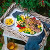Schweinenackensteak mit Grillgemüsesalat: Das Rezept für den rustikalen Grillabend