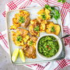 Außen knusprig, innen weich: Das beste Rezept für die viralen Smashed Potatoes mit Chimichurri