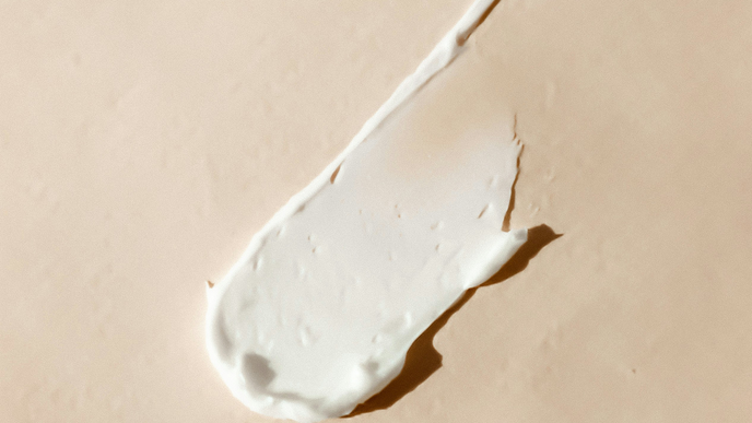Favorit unserer Beauty-Chefin: Diese Drogerie-Sonnencreme fettet und klebt kein Bisschen!