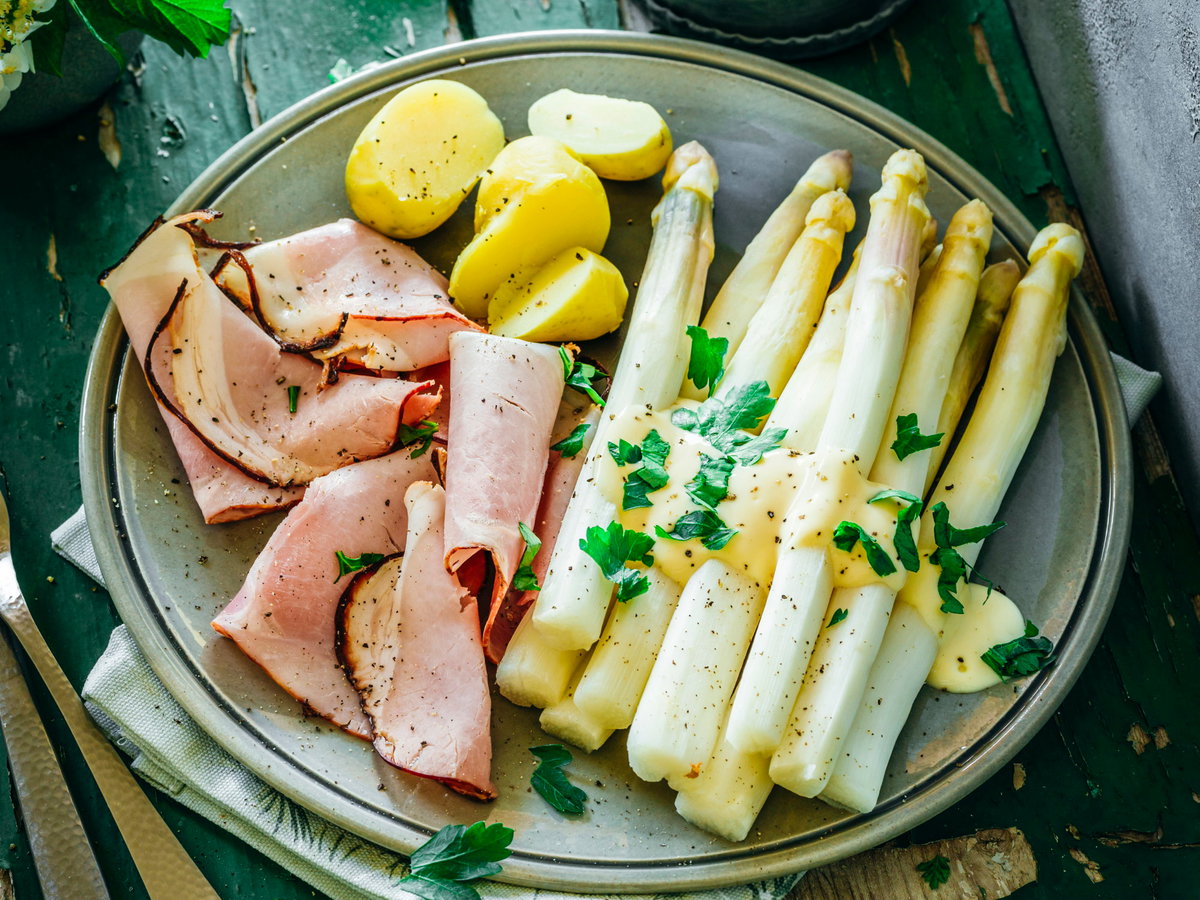 Spargel mit Krustenschinken