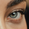 Der Geheimtipp für Frauen ab 50: So wirken die Wimpern wieder voller