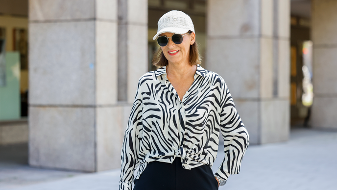 Modeprofis verabschieden sich von Oversized-Shirts – dieser Trend wirkt so viel stilvoller